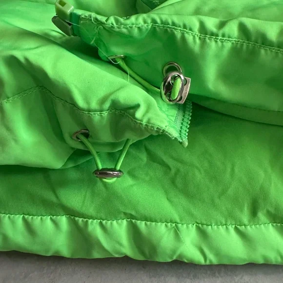 Akira Crop Puffer Vest | M - Picture 4 of 6